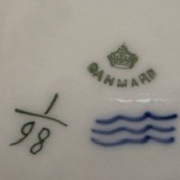 Royal Copenhagen Vintage Blue Fluted Serving Platter - 13" - Picture 3 of 3